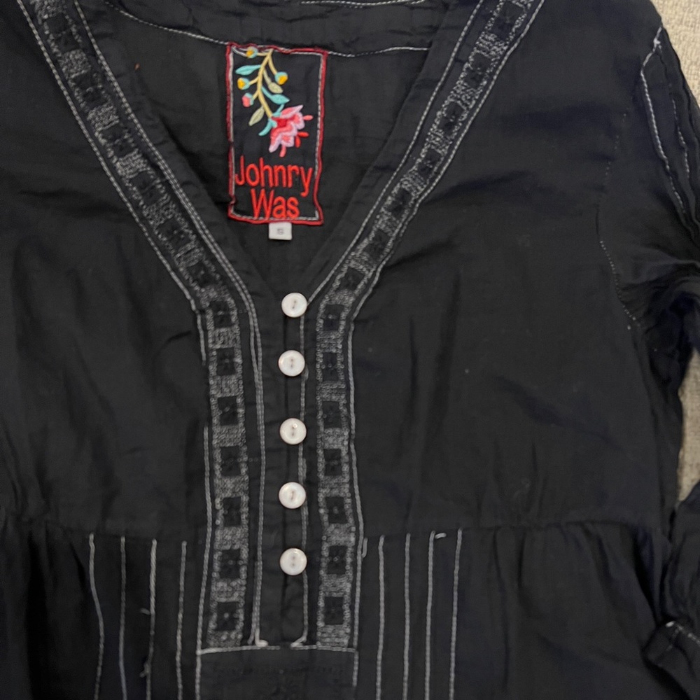 NWT Johnny Was black lightweight top 🩷
